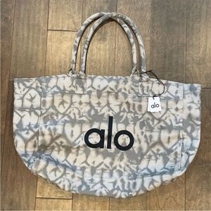 ALO Yoga Gray and White Women's Tote Bag